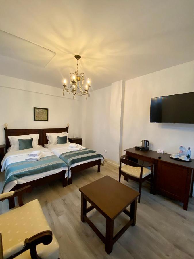 Pensiunea Charlotte Boutique Bacău Extérieur photo