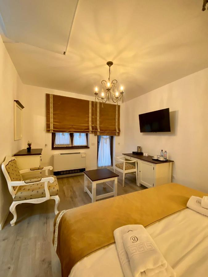 Pensiunea Charlotte Boutique Bacău Extérieur photo