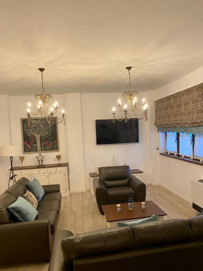 Pensiunea Charlotte Boutique Bacău Extérieur photo