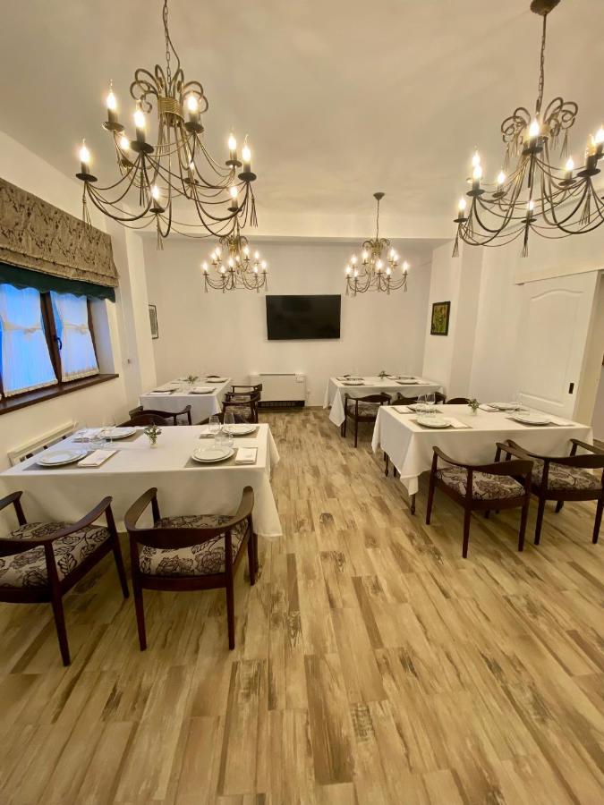 Pensiunea Charlotte Boutique Bacău Extérieur photo