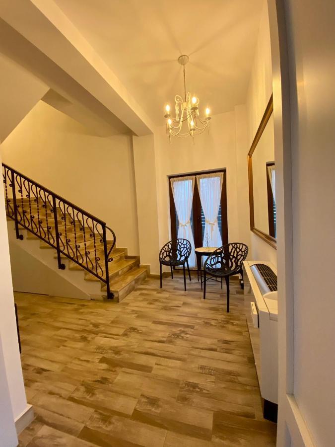 Pensiunea Charlotte Boutique Bacău Extérieur photo